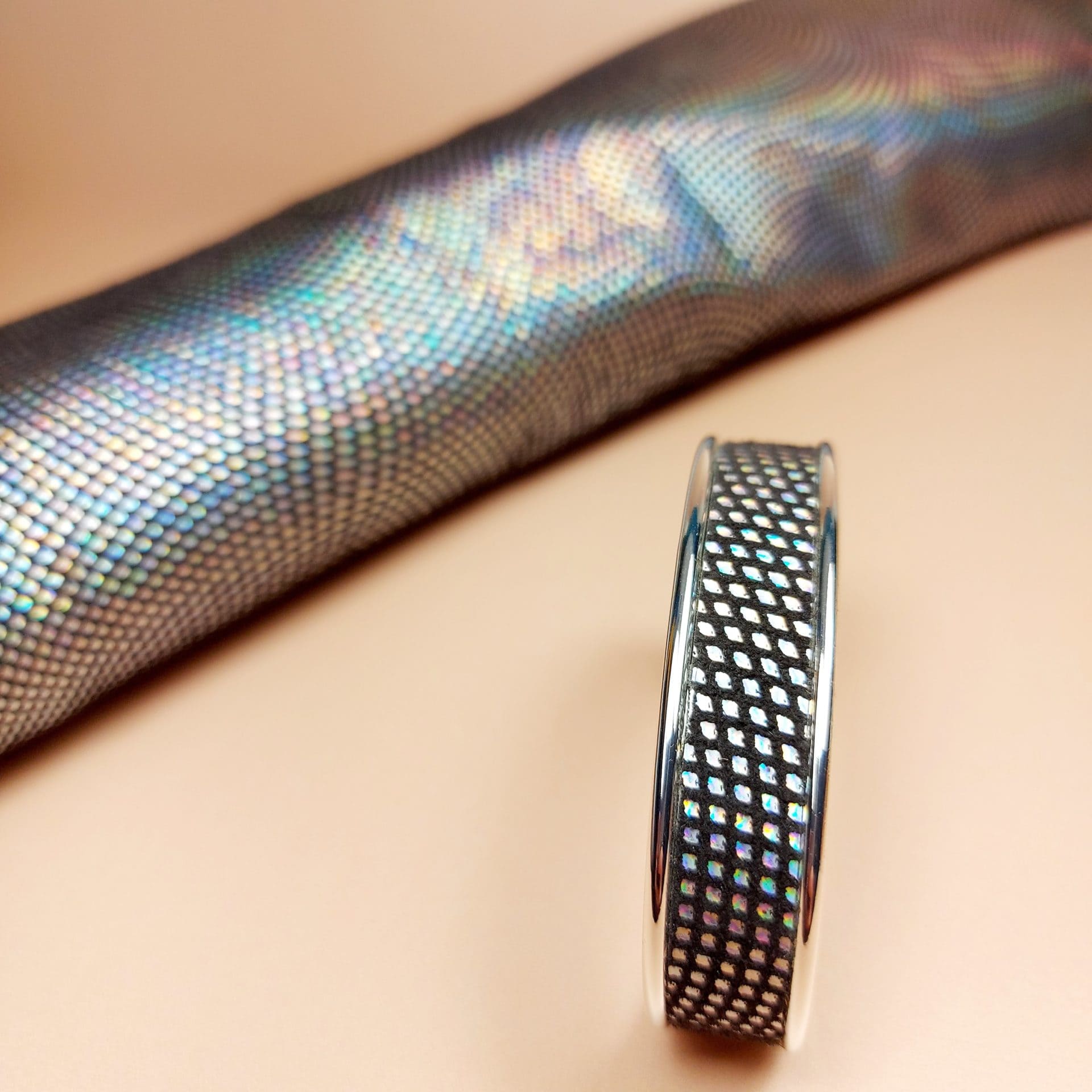 bracelet manchette jonc argenté cuir style disco bleu foncé pailleté