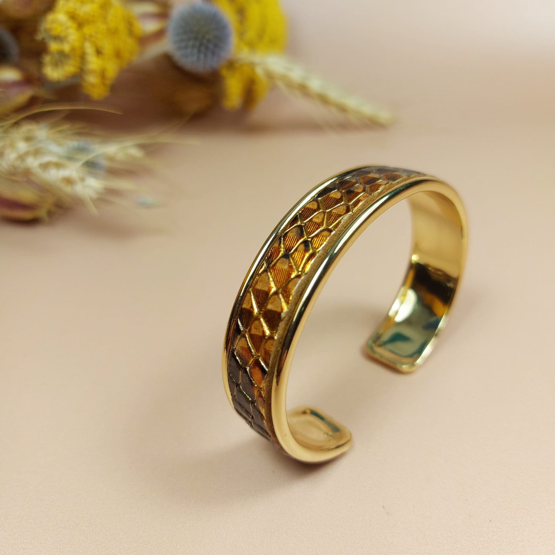 bracelet manchette jonc doré en cuir imitation serpent