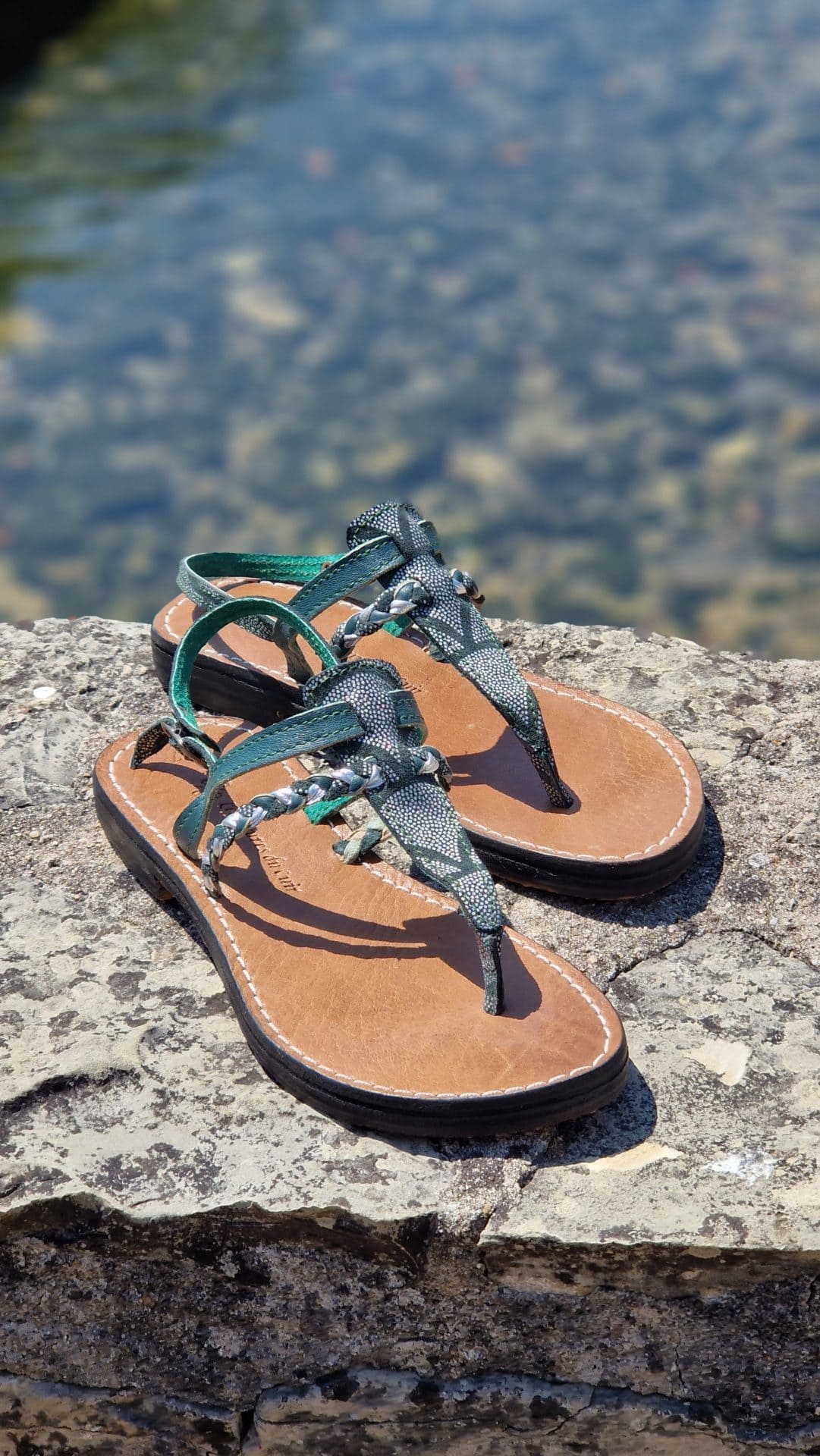 sandales pour femme en cuir vert et argent