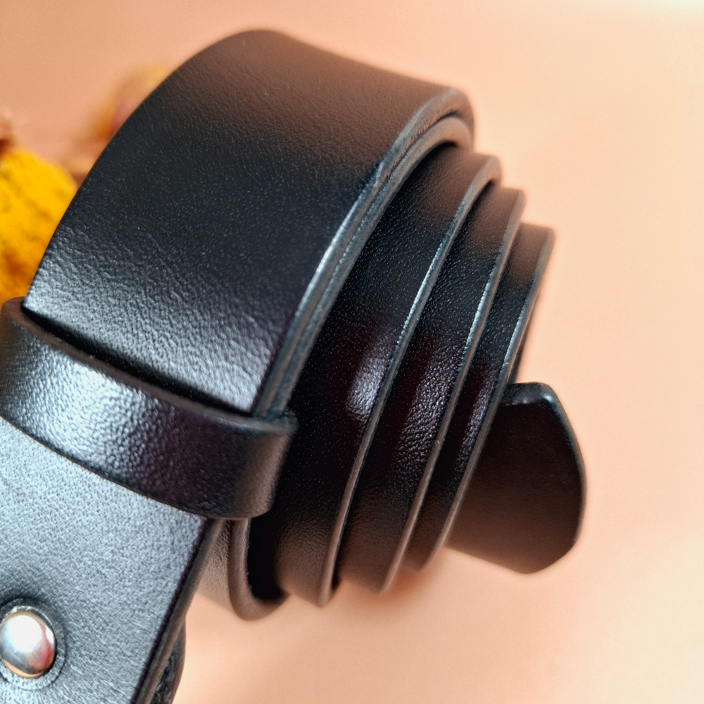 ceinture noire artisanale en cuir, largeur 3 cm