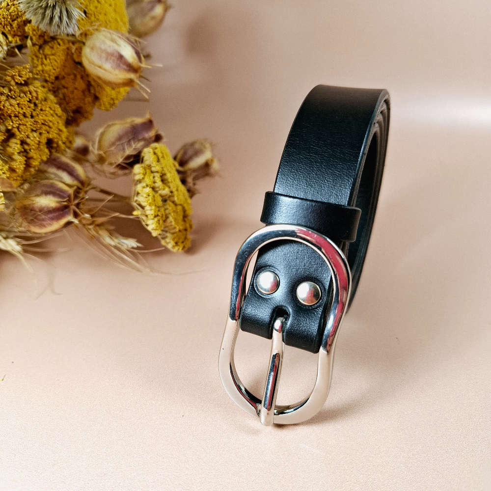 Ceinture noire fine en cuir boucle double arrondie argentée