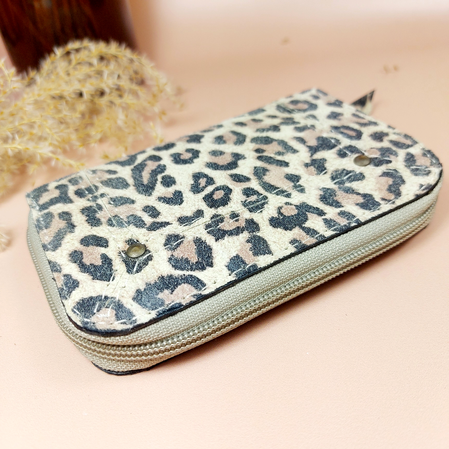 Portefeuille daim léopard