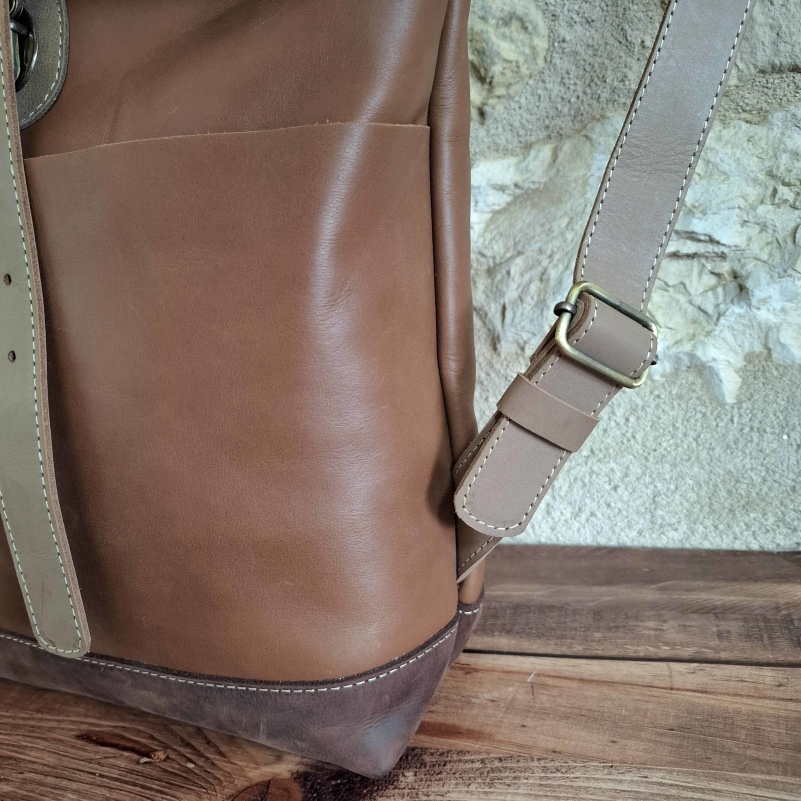 sac à dos cuir marron attache rapide
