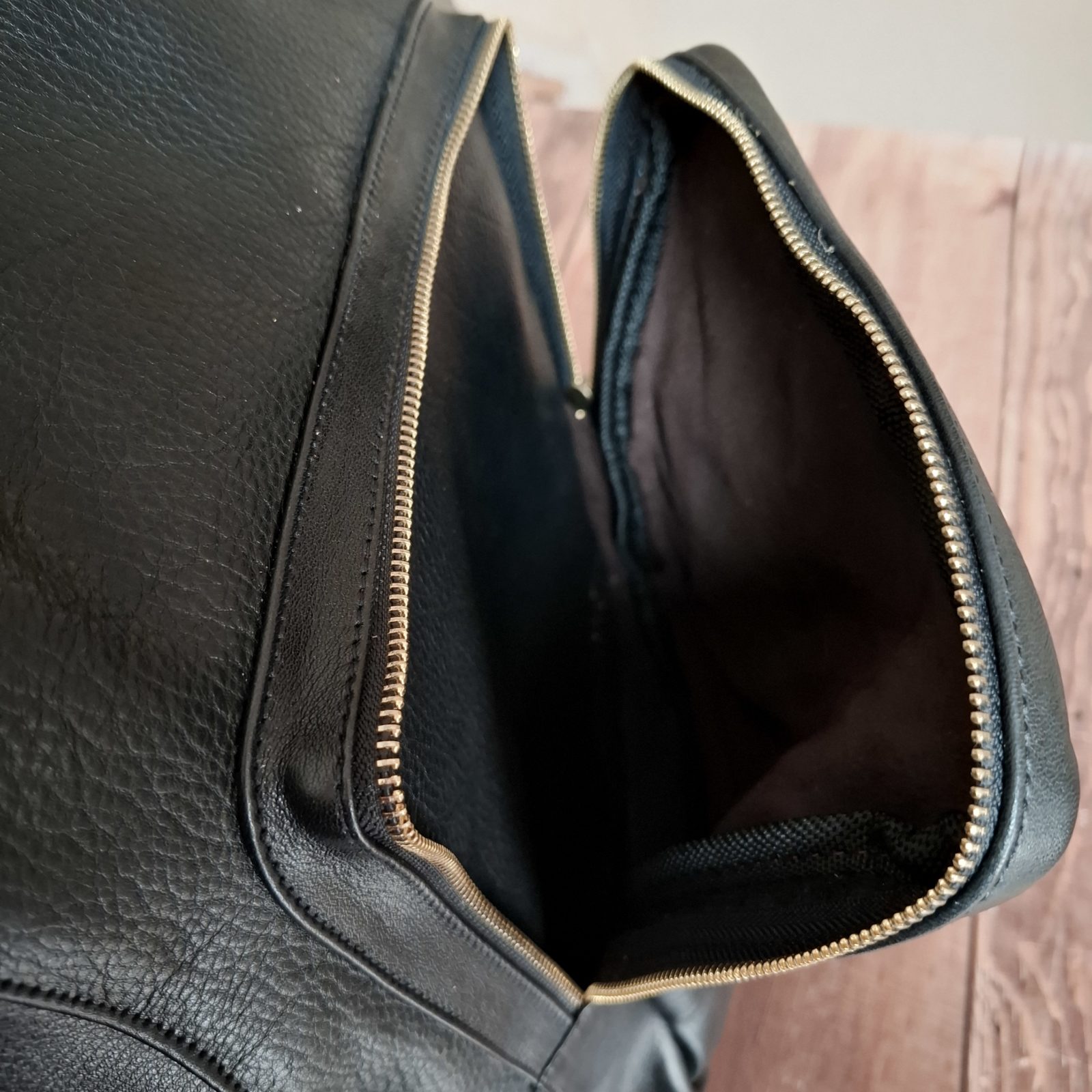 intérieur sac à dos noir