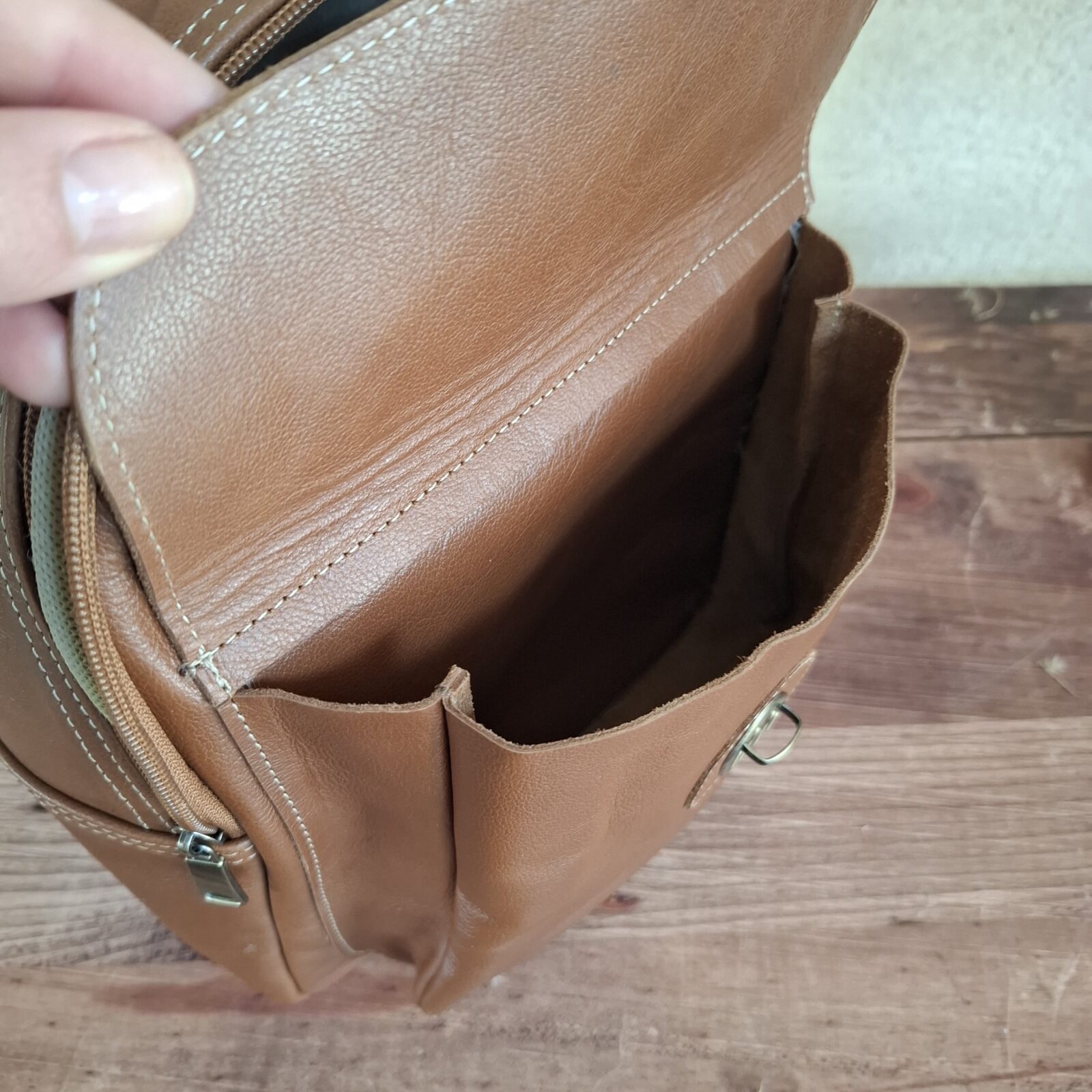 petit sac à dos convertible bandoulière en cuir marron clair convertible